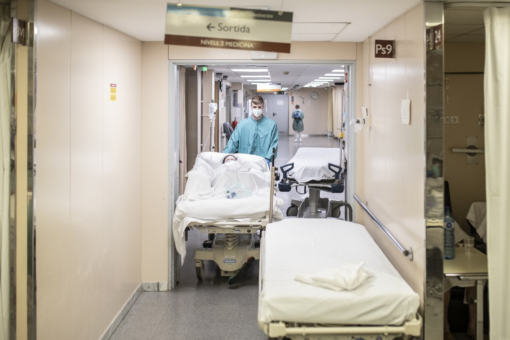 Spanyolországban a halálozás már harmadik napja nem emelkedett kétszáz fölé