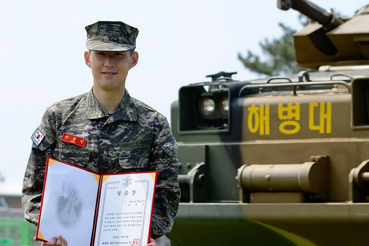 Fotó: AFP/Republic of Korea Marine Corps Katonaként is remekül megállta a helyét a Tottenham dél-koreai futballistája