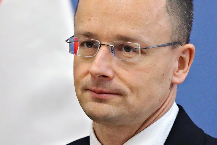 Fotó: MH Szijjártó: Fel kell készülni a járvány második hullámára