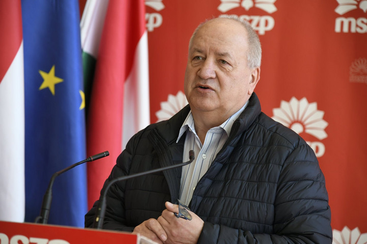 Fidesz: Korózs Lajos mondjon le a népjóléti bizottság elnöki posztjáról!