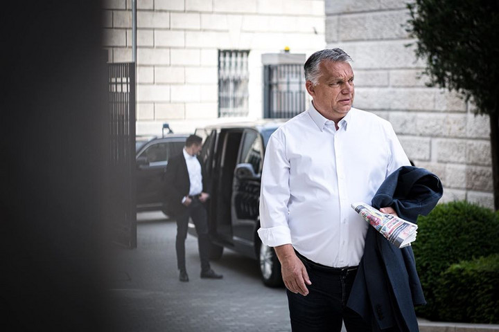 Orbán Viktor az orvostudomány vezető szakembereivel egyeztetett