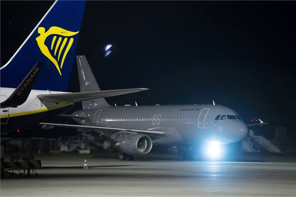 Fotó: MTI/Koszticsák Szilárd A Magyar Honvédség segítségével hoztak Magyarországra több embert Bamakóból