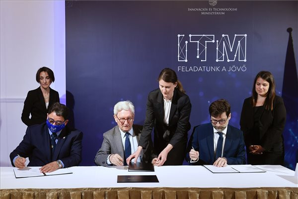 Fotó: MTI/Koszticsák Szilárd Együttműködési megállapodás a digitális terápiák fejlesztése érdekében