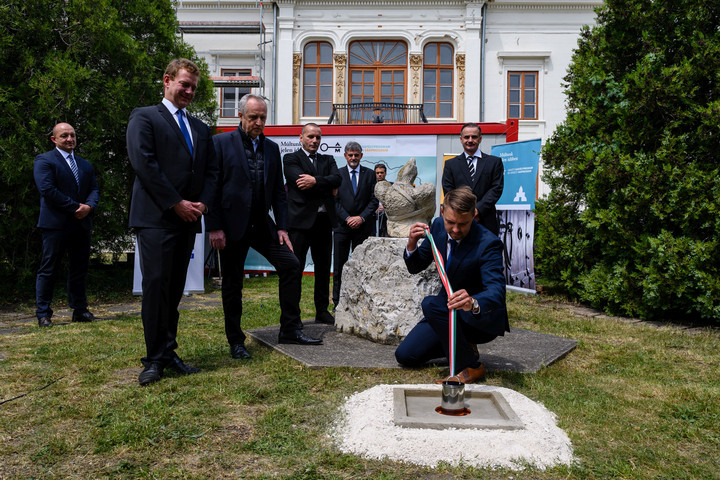 Fotó: MTI/Vasvári Tamás Megújul a várpalotai Zichy-kastély és a Trianon Múzeum