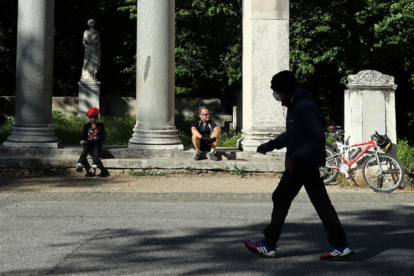Olaszországban újra megteltek az utcák