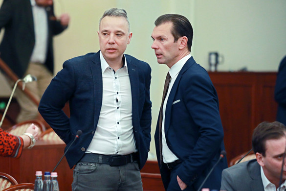 Kirakatbalhé Gajda miatt