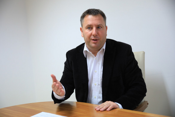Láng Zsolt: Hatalmas összegeket zárolt érthetetlen módon a főpolgármester