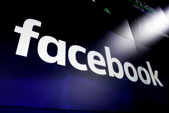 A Facebook eltávolította Trump egyik korábbi tanácsadójának fiókjait