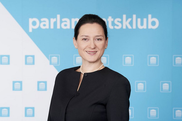 „Válságban sem szabad engedni a hisztériának”