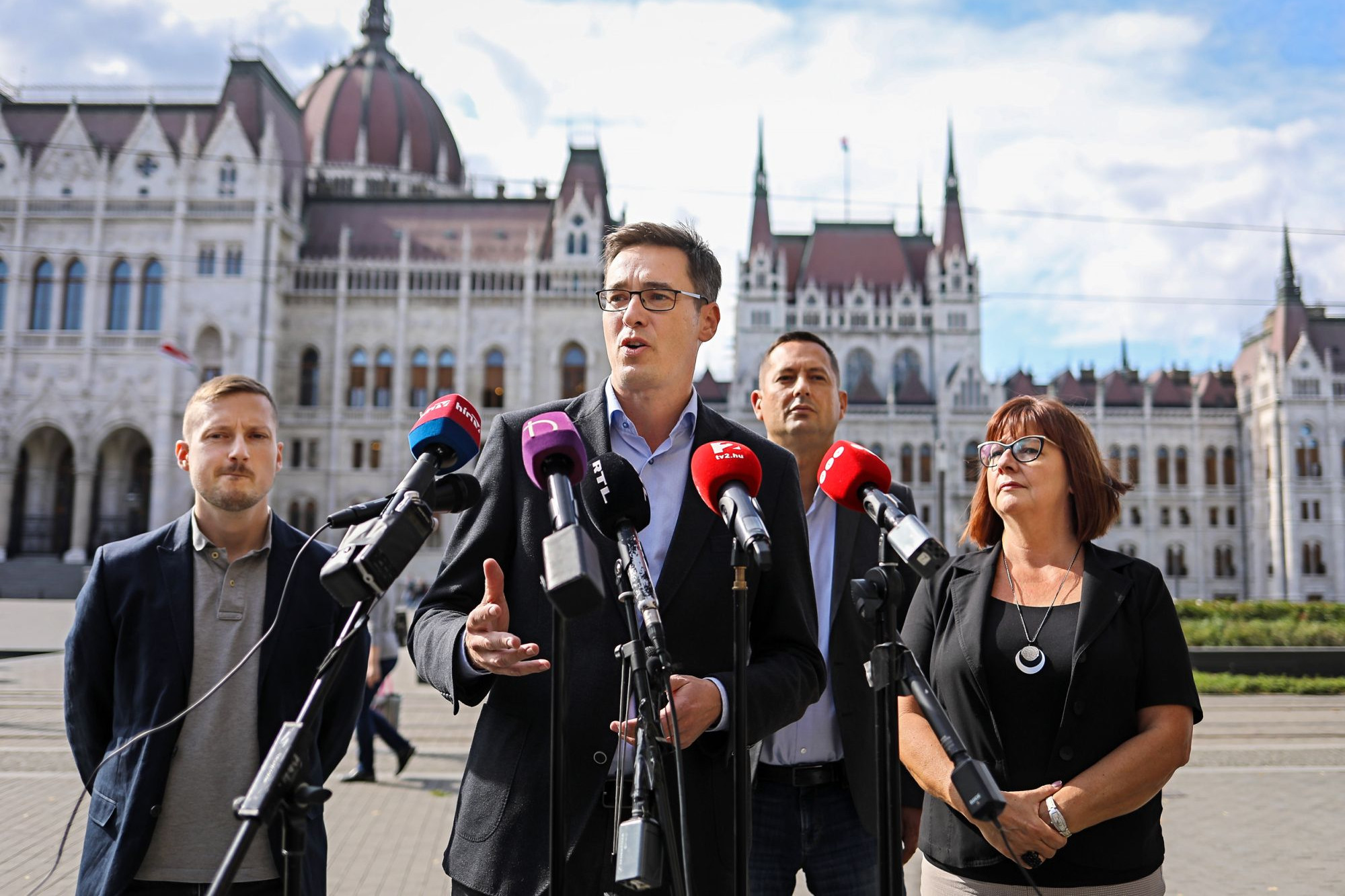 A baloldal csak toporzékol