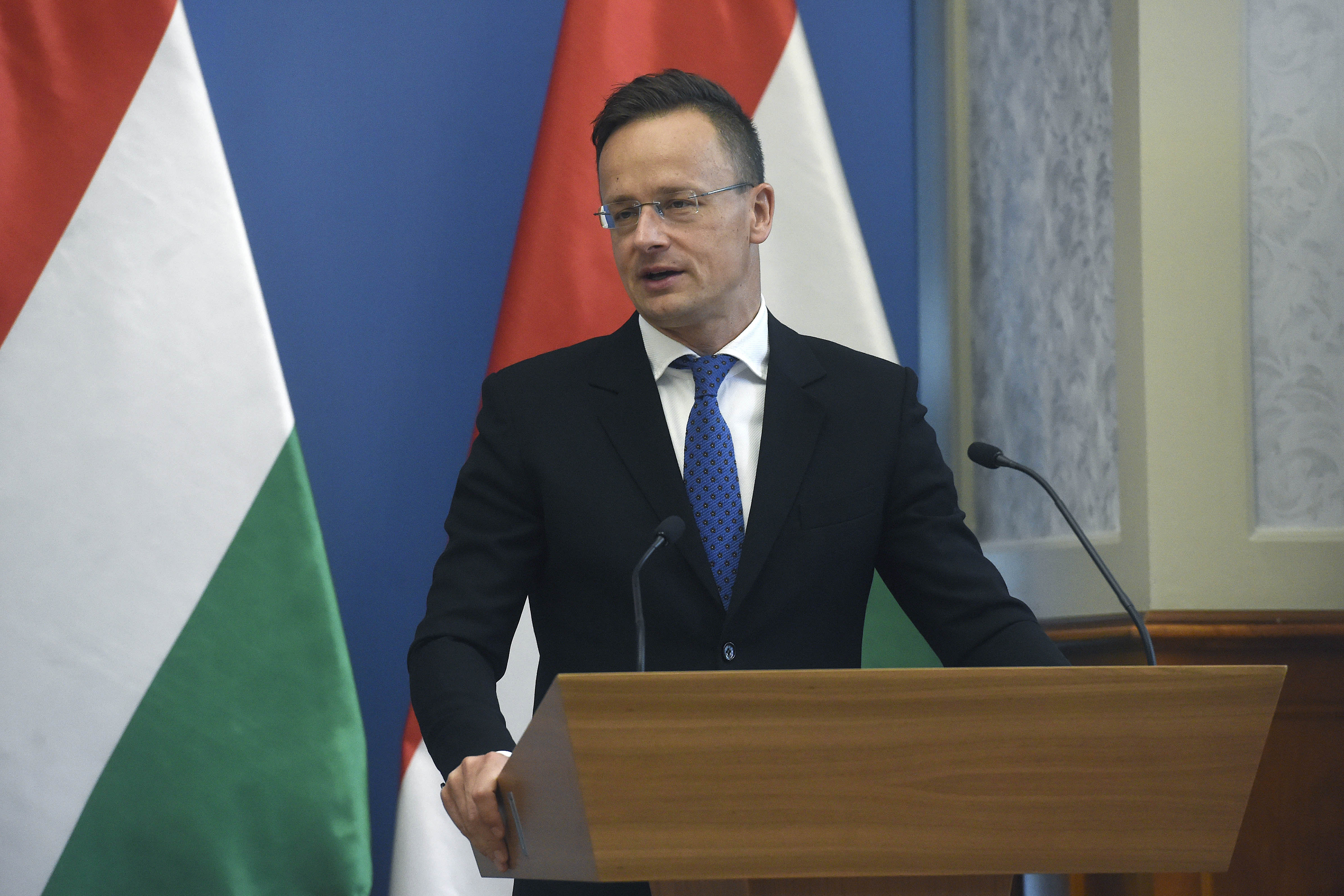 Szijjártó: 806 vállalat kap állami támogatást