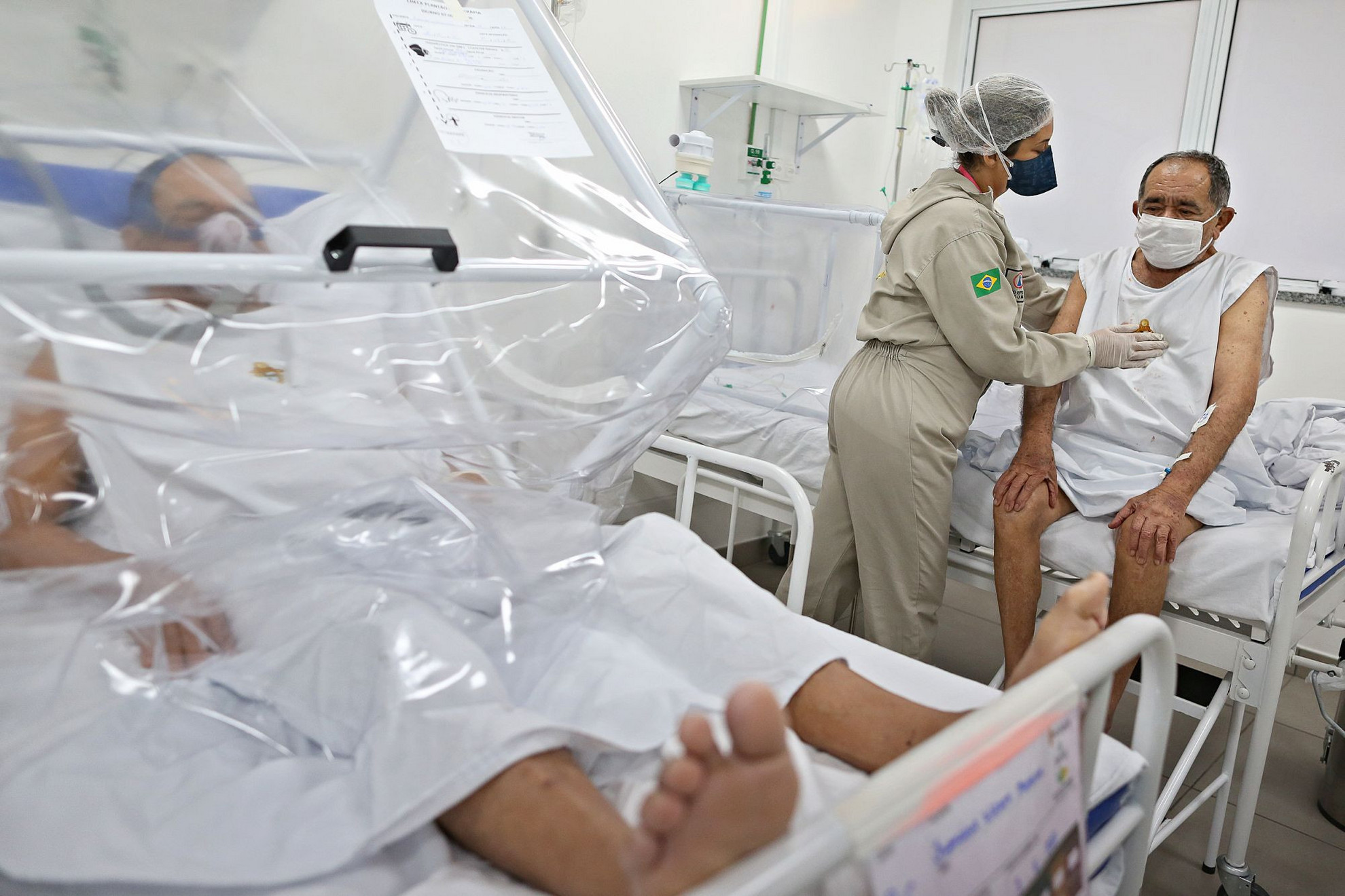 Brazil betegek és egy nővér Manaus egyik kórházának új szárnyában