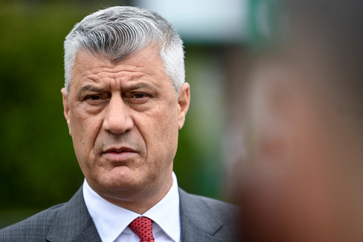 Háborús bűnök elkövetése miatt emeltek vádat a koszovói elnök ellen