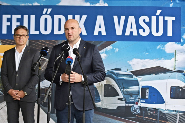 Fotó: MÁV-Start Több vonat közlekedik idén is a Balatonra