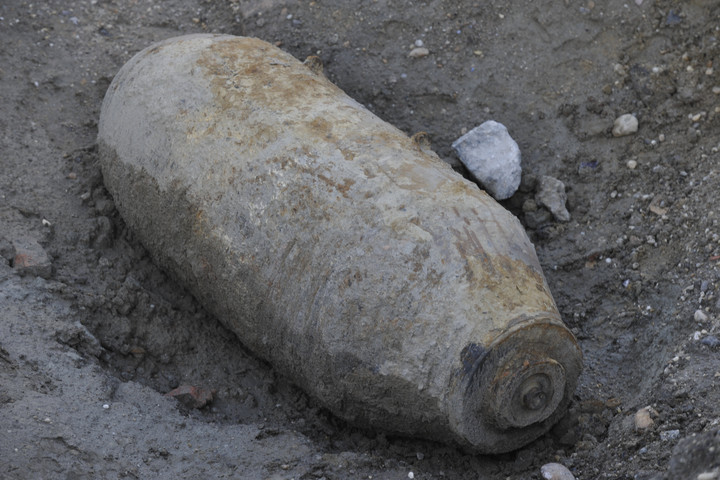 Megkezdték a Ferencvárosban talált világháborús bomba hatástalanítását