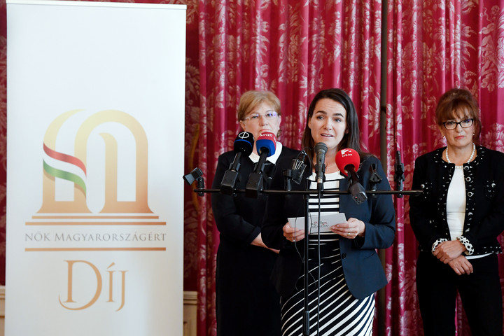 Fotó: MTI/Koszticsák Szilárd A járvány idején helytálló nőket díjazza a Nők Magyarországért Klub