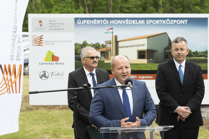 Fotó: MTI/Balázs Attila Simicskó: A hazafias és honvédelmi nevelés mindennek az alapja lehet