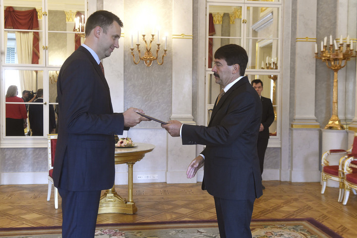 Fotó: MTI/Bruzák Noémi A köztársasági elnök kinevezte az MNB alelnökévé Virág Barnabást