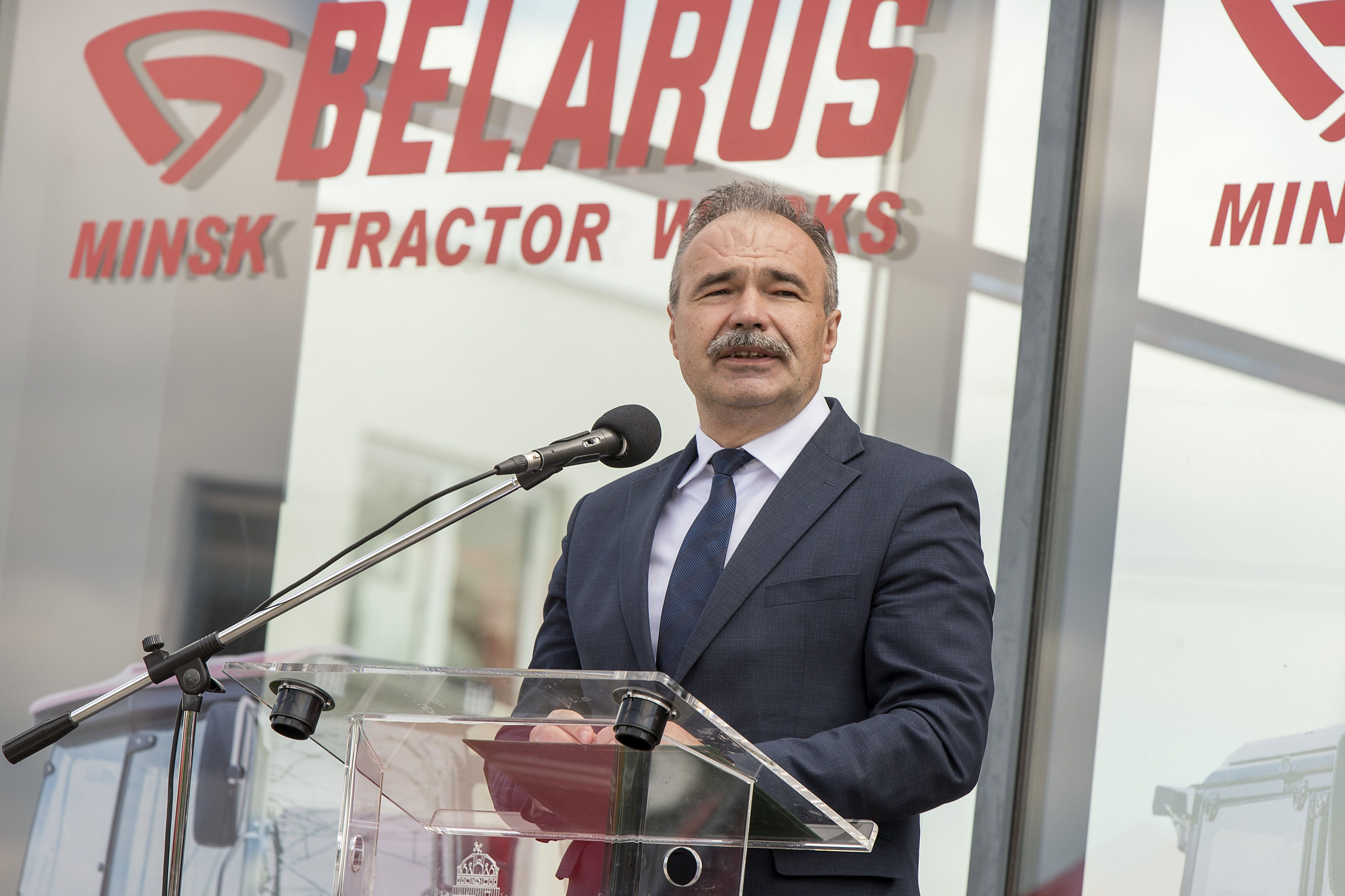 Átadták a Royal Traktor Zrt. pápai telephelyét