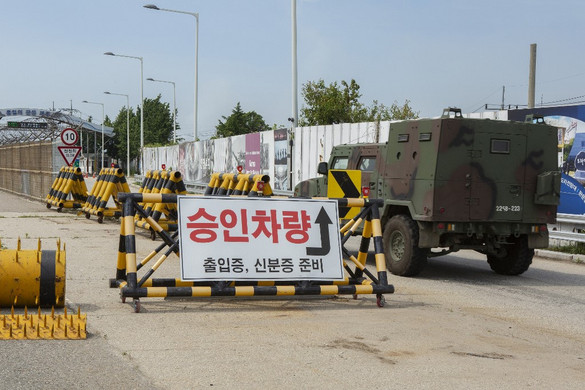 Észak-Korea katonákat vezényelt a demilitarizált övezetbe