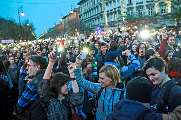 A Soros-szervezetek a fiatalokat célozzák meg