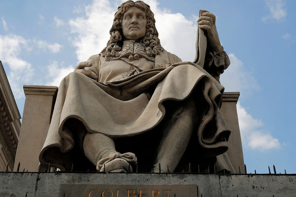 Megrongálták Colbert szobrát a francia nemzetgyűlés előtt
