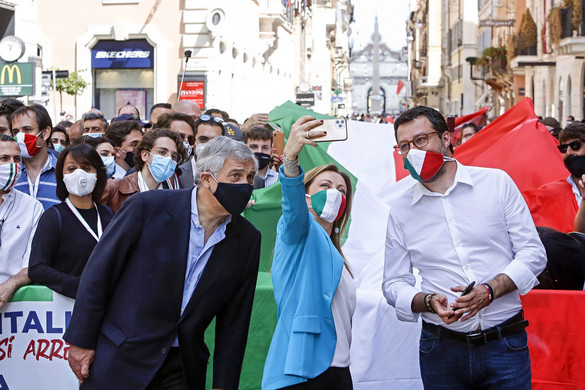 Erőt demonstrált az olasz jobboldal