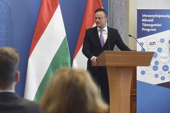 Több mint 30 iparágból érkeztek pályázatok a versenyképességi programra