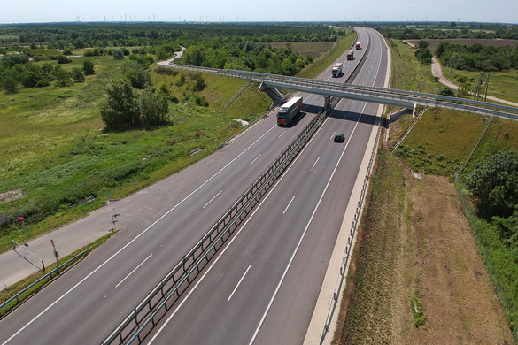 Baleset miatt nagy a torlódás az M1-esen