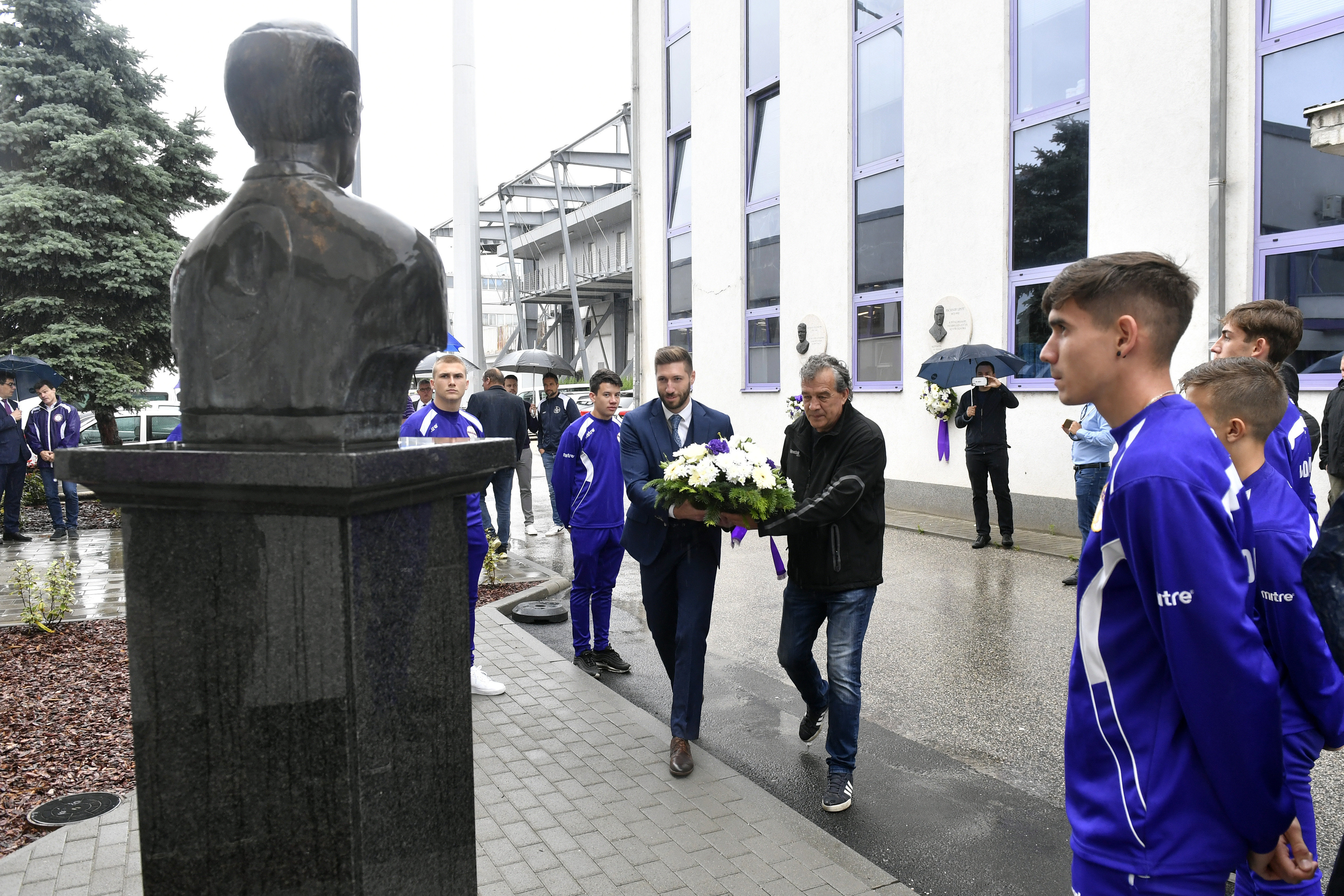 A 135 éves UTE megalapítására emlékeztek a Megyeri úton