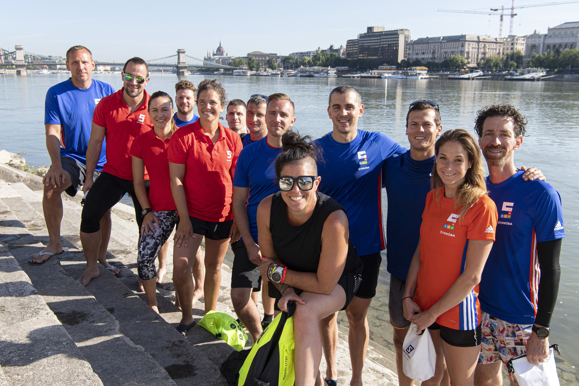 Fotó: MTI/Szigetváry Zsolt Egykori és jelenlegi kiváló magyar sportolók SUP-oltak a Dunán