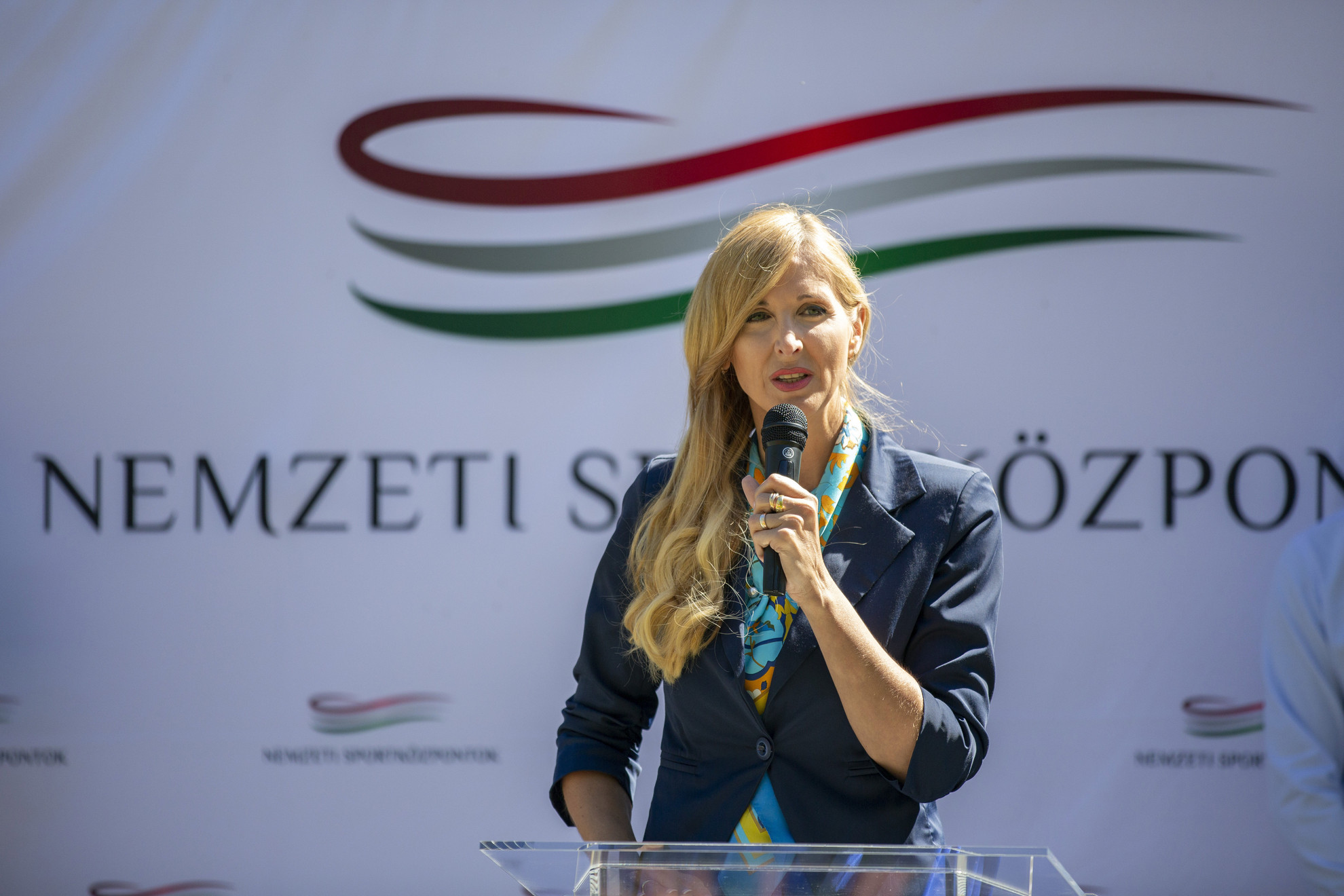 Fotó: MTI/Varga György Szabó Tünde, az Emberi Erőforrások Minisztériumának sportért felelős államtitkára beszédet mond a siófoki vízitúra-megállóhely átadásán
