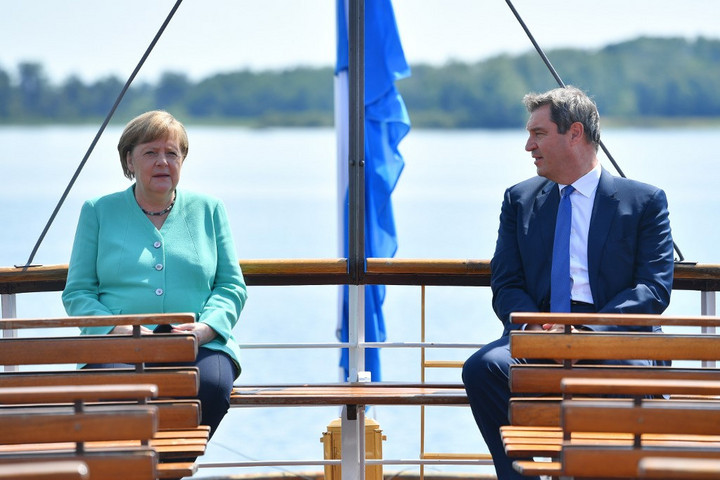 Fotó: AFP/ Frank Hoermann Kerülte a válaszadást Söder kancellárjelöltségéről Merkel