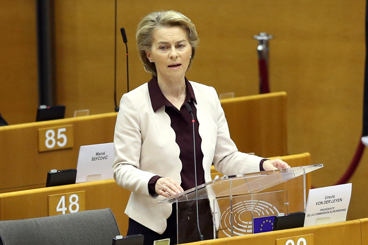 Fotó: AFP/Dursun Aydemir A költségvetési kompromisszum elfogadása mellett érvelt Ursula von der Leyen