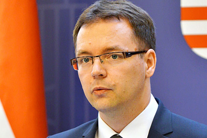 Izer Norbert: A kormány folytatja az adócsökkentést