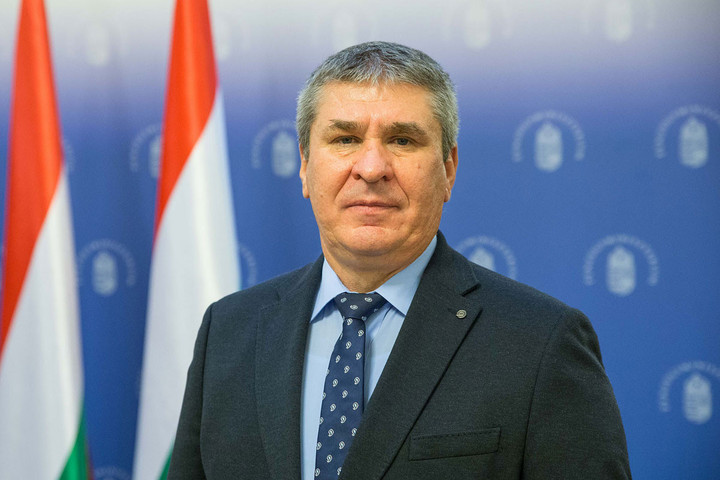 Fotó: MH/Papajcsik Péter Jól fizet a diákmunka