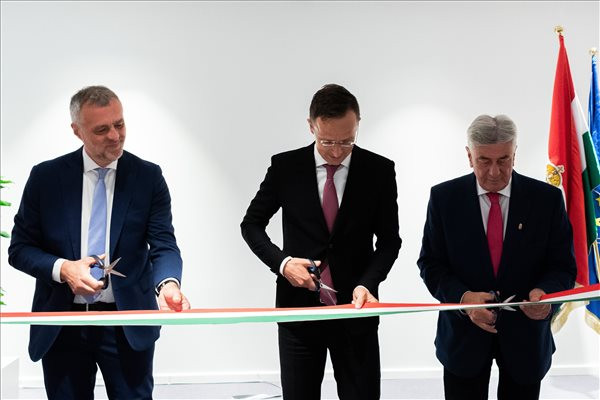 Fotó: MTI/KKM/Borsos Mátyás Megnyílt a Stuttgarti Magyar Kulturális Intézet