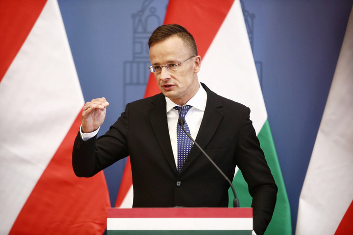 Fotó: MH/Papajcsik Péter Szijjártó: Magyarország és Lengyelország kitart egymás mellett