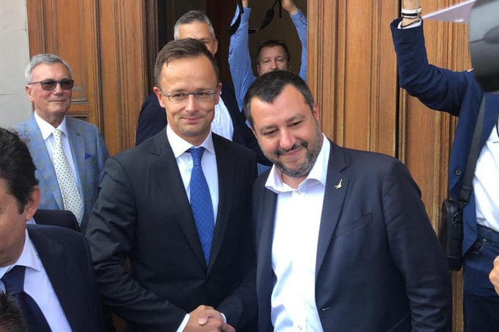 Fotó: Facebook/Szijjártó Péter Szijjártó: Szégyen, hogy Matteo Salvinit állítják bíróság elé