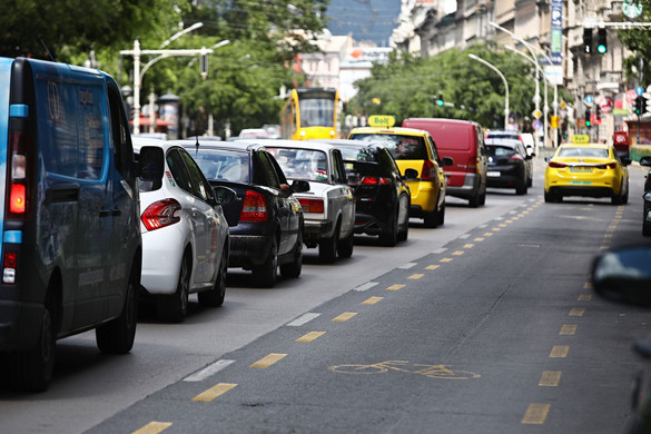 Karácsony szerint a parkoló autók miatt nő a légszennyezés