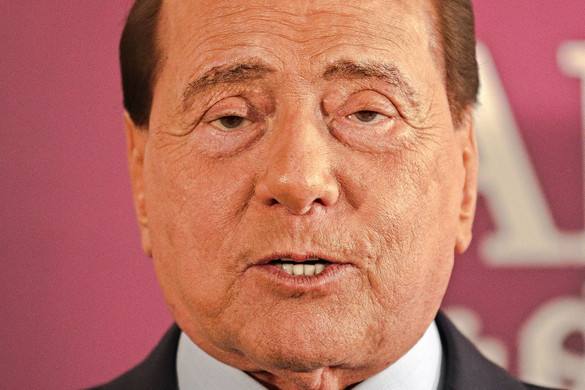 Jogtalanul ítélhették el Silvio Berlusconit