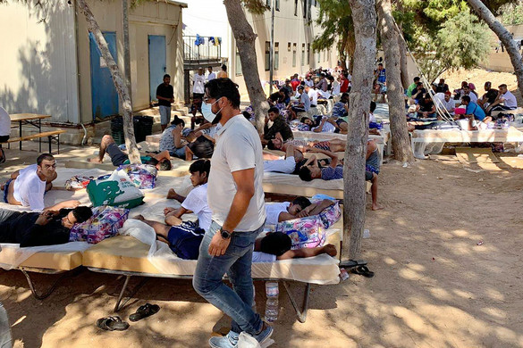 Szicília kormányzója megkezdte a migránstáborok ellenőrzését