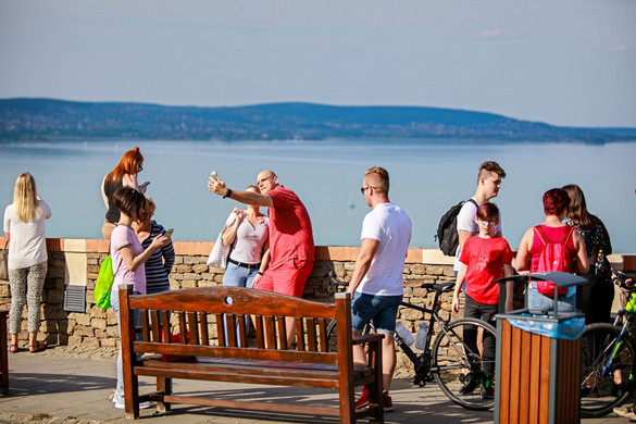 A korlátozások feloldása után megélénkülhet a magyarországi turizmus