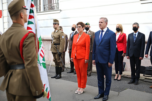 Benkő: Erős szálak fűzik össze Németország és Magyarország hadseregét