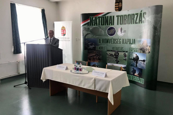 A Magyar Honvédség háromezer embernek ad munkát a következő fél évben