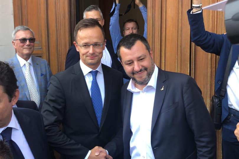 Szijjártó: Szégyen, hogy Matteo Salvinit állítják bíróság elé