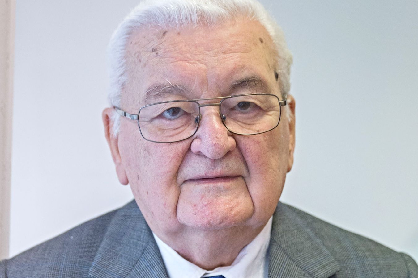 „Rendkívül káros az illegális migráció”