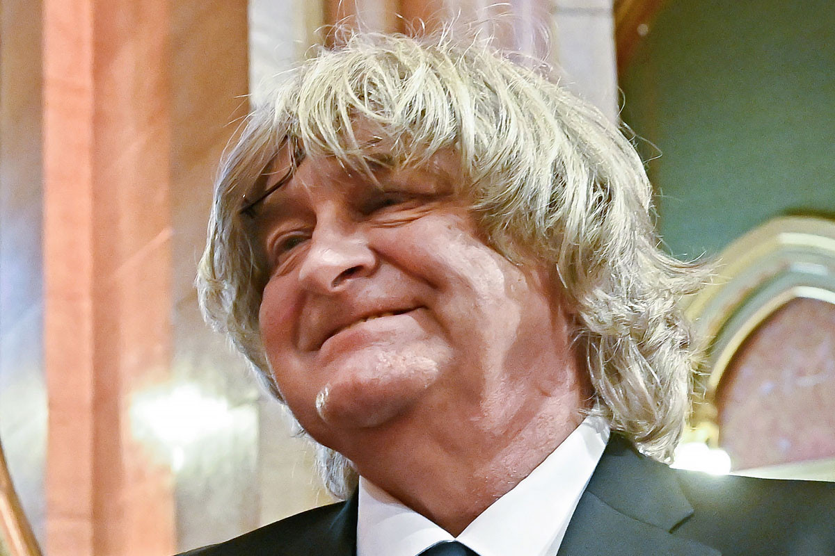 „Egyszerűen csak örömmel”
