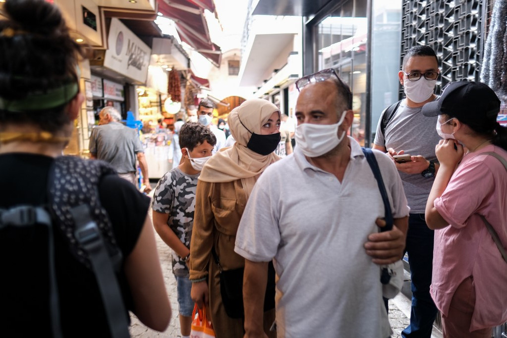 Törökország 81 tartományának mintegy háromnegyedében kötelező közterületen a maszk viselése