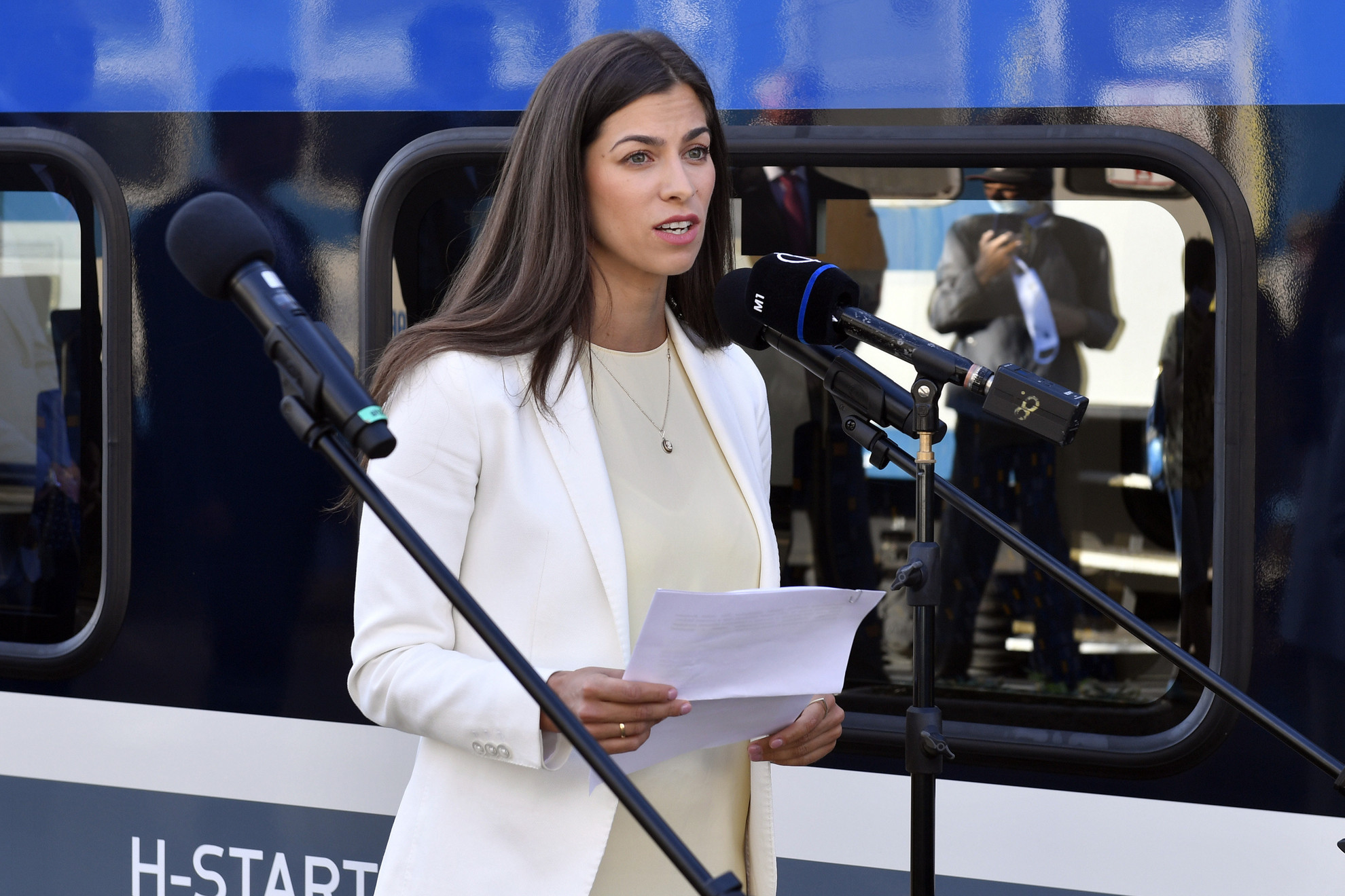 Fotó: MTI/Máthé Zoltán Szentkirályi Alexandra kormányszóvivő a Nyugati pályaudvaron tartott sajtótájékoztatón 2020. augusztus 24-én